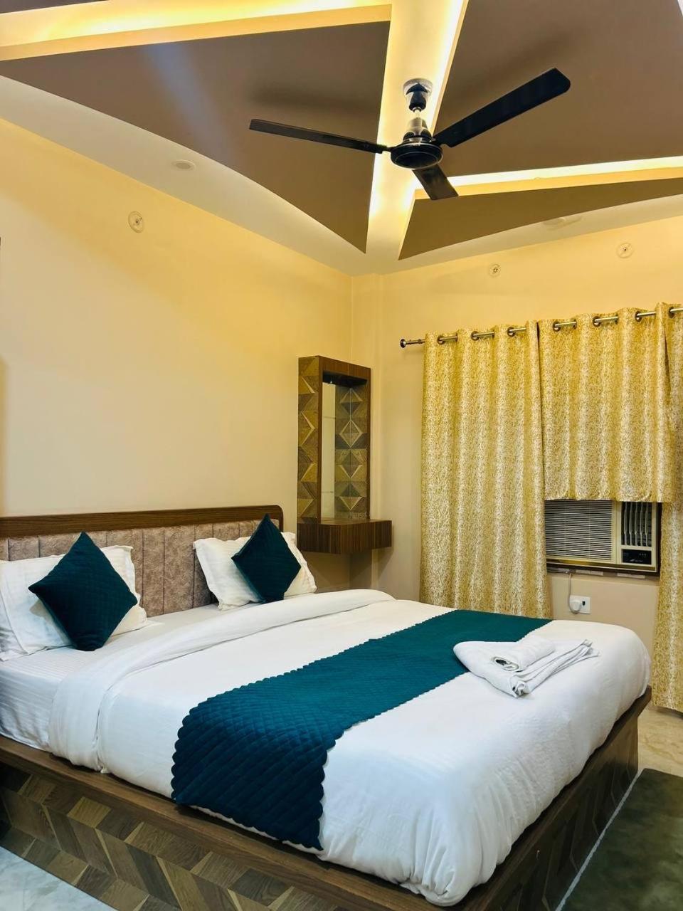 Hotel The Pushpraj Varanasi Eksteriør bilde