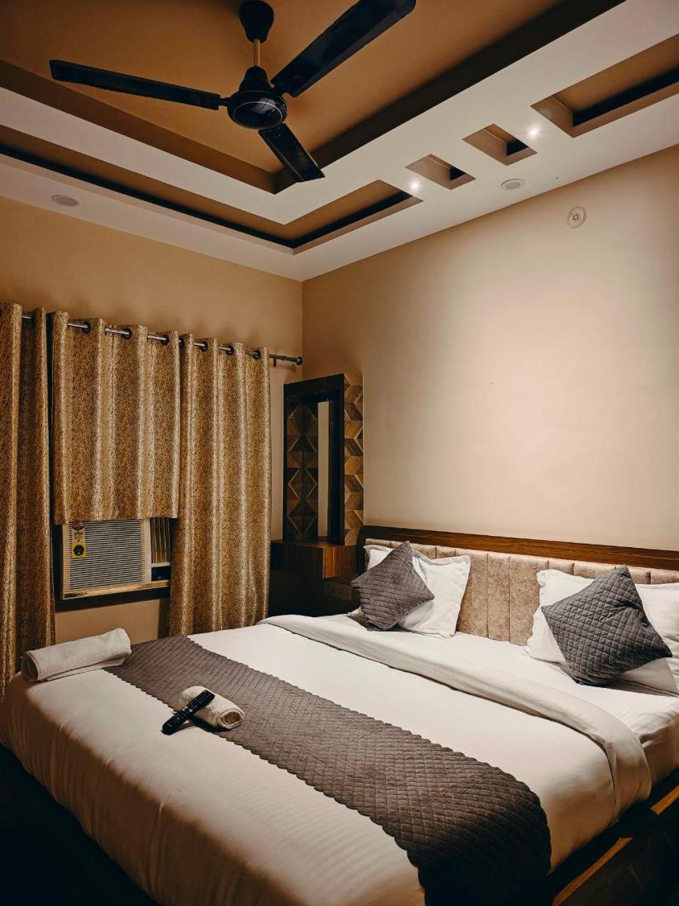 Hotel The Pushpraj Varanasi Eksteriør bilde